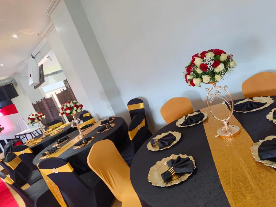 Black and gold event table decoration
